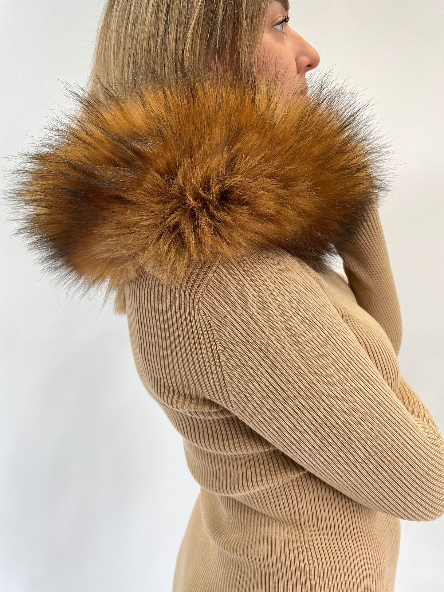 Luxury faux fur collar